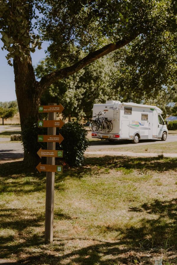 Camping Onlycamp Tours Val De Loire Saint-Avertin Kültér fotó